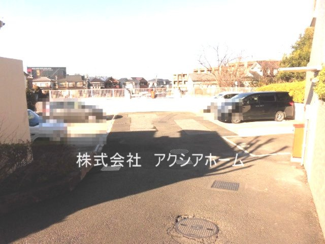 ライオンズマンション入間の駐車場