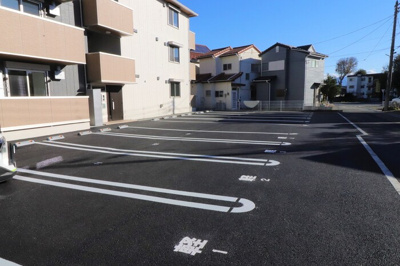 【駐車場】 | メゾンラフィーネ