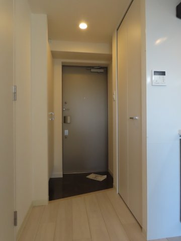 セオリー大阪フルールの玄関