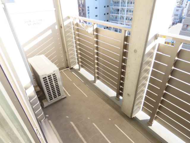 セオリー大阪フルールのバルコニー