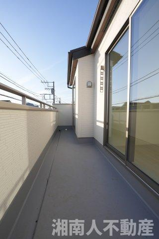 藤沢市辻堂太平台１丁目新築戸建のバルコニー|落ち着いた時間を過ごせるバルコニーです