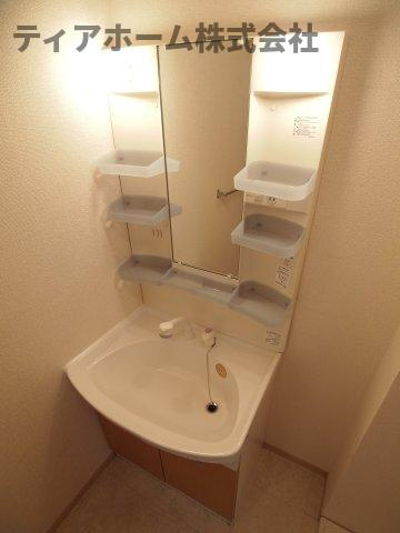 ヒールクリークMイーストの独立洗面台|使いやすい独立洗面台です