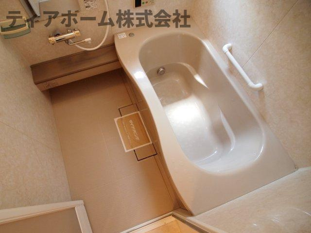 ヒールクリークMイーストの浴室|コンパクトで使いやすいお風呂です