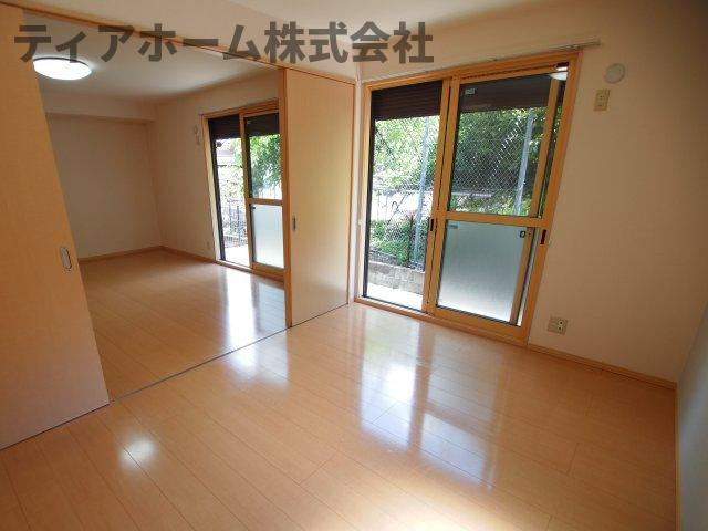 ヒールクリークMイーストの洋室|使い勝手のいい洋室です