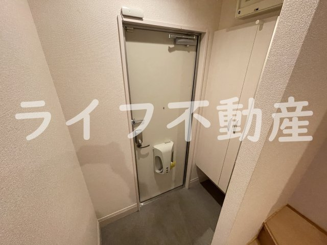 テェルツォラナの玄関|毎日通る玄関はこちらです