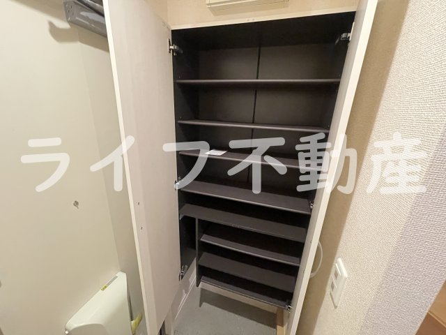 テェルツォラナの収納|便利な収納スペースです