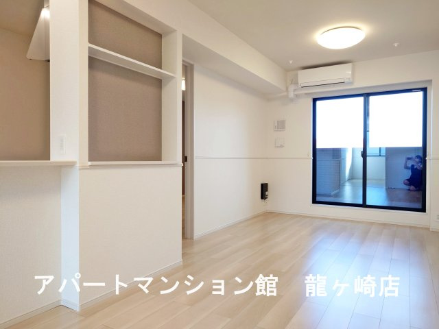 シェノンⅣの居間・リビング