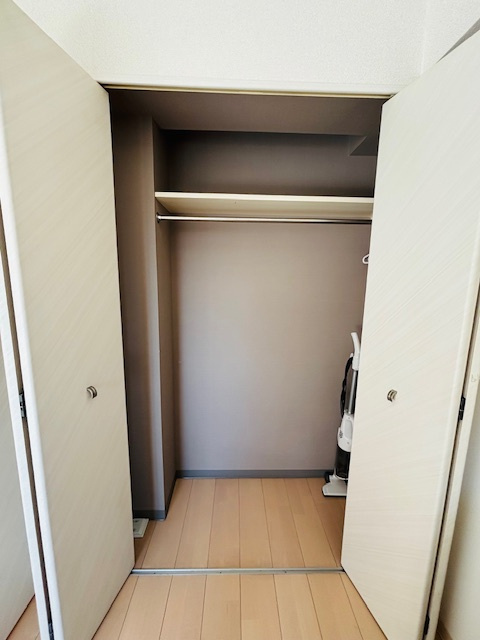 【参考資料】別階、別号室、室内参考写真。※販売物件は賃貸中の為、室内確認はできません。