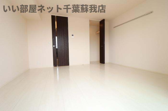 セジュールホンダ Ｂの居間・リビング|洋室9.25帖のお部屋です♪