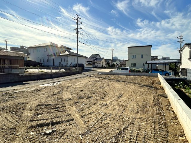 【前面道路含む現地写真】の画像