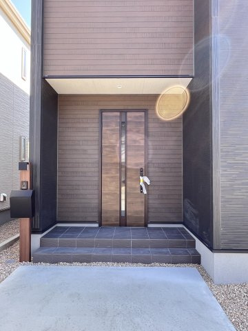 高浜市青木町九丁目　全9棟　9号棟のエントランス