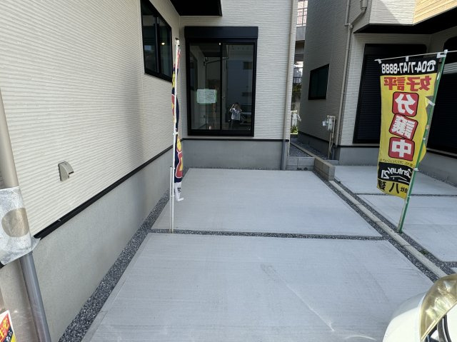 柏市あけぼの２丁目新築戸建【柏第一小学校：6分】の駐車場|1号棟駐車スペース