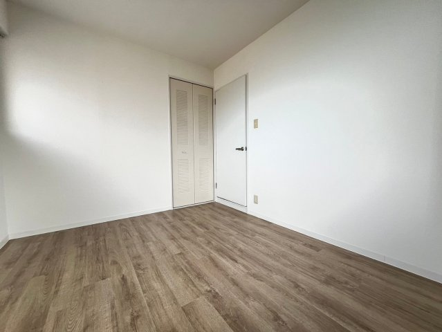 デイグラン茨木の洋室