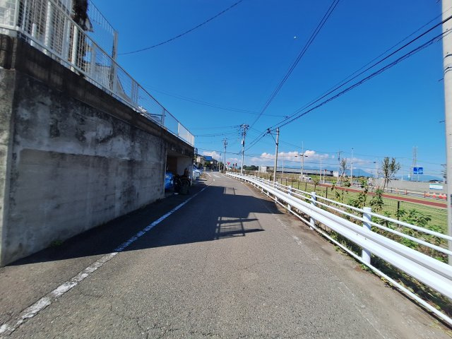 高崎市柴崎町売地の前面道路含む現地写真