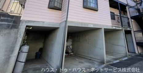 プリベイル柏の駐車場