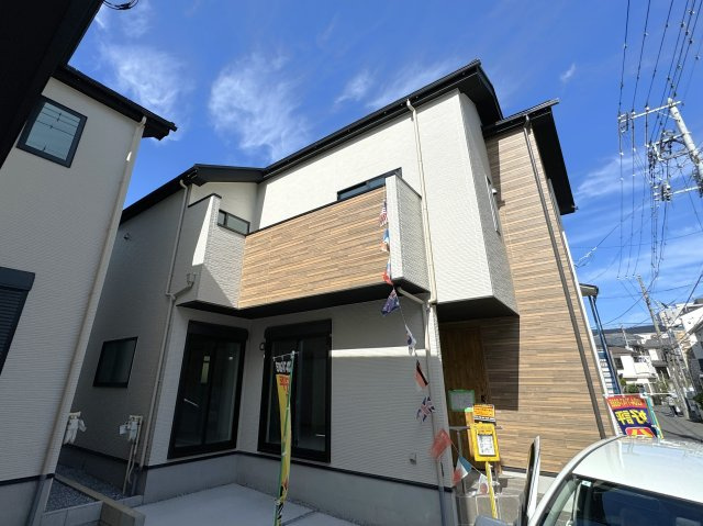 柏市あけぼの２丁目新築戸建【柏第一小学校：6分】の外観|2号棟外観・完成済み内覧可能です！