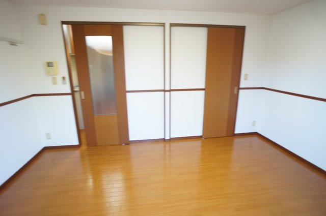 メゾンウイの居間・リビング