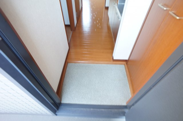 メゾンウイの玄関