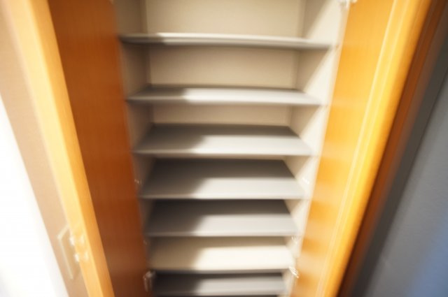 メゾンウイの玄関