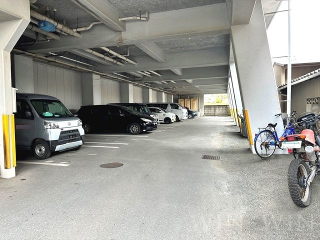 メゾン福谷 Ⅲの駐車場