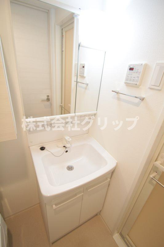 メインステージ横濱東口の独立洗面台