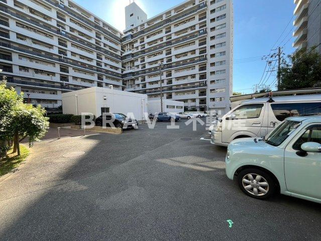 森之宮パークサイドコーポ　BRAVI不動産の駐車場|【森之宮パークサイドコーポ】車をお持ちの方に嬉しい駐車場付きの物件です