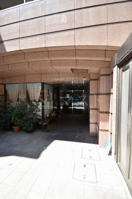 アスリート御堂筋本町のエントランス