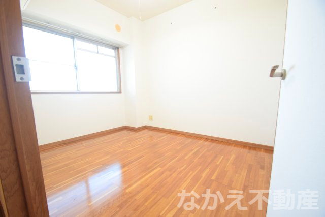 【寝室】 | 落ち着いて過ごせるお部屋なので、寝室にいかがでしょうか