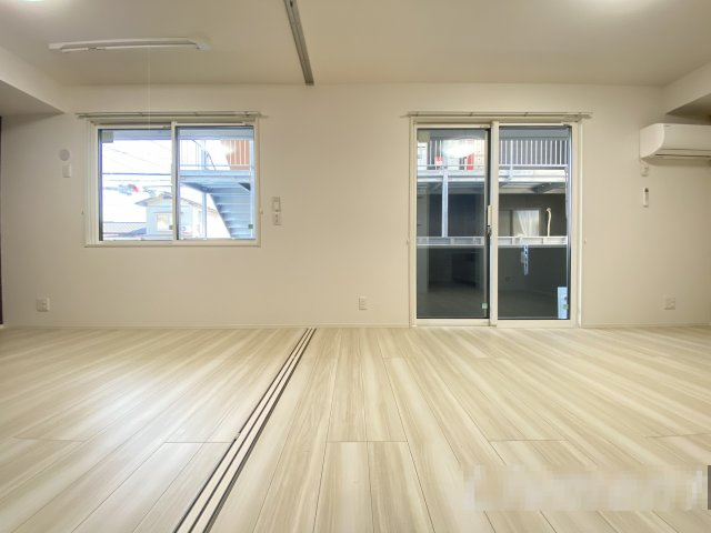 熊本市中央区国府３丁目のアパートの居間・リビング