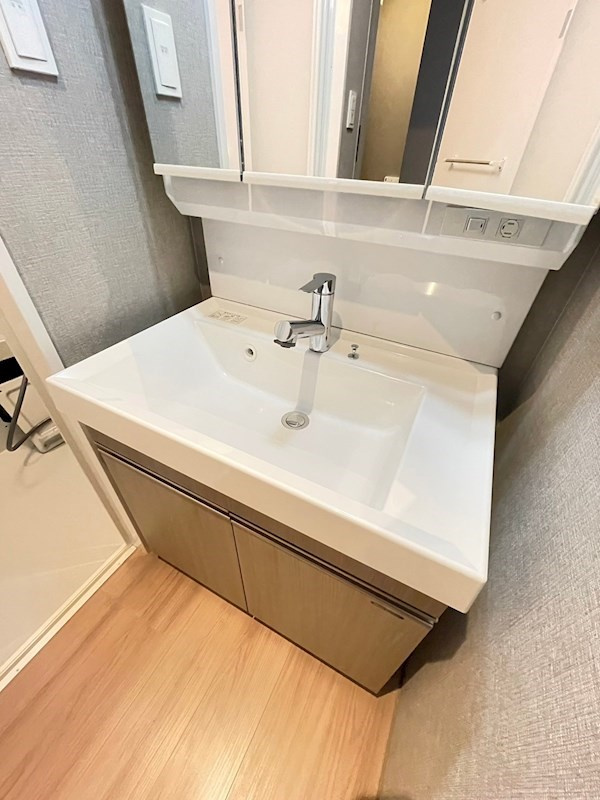 Zonna神戸磯上通の洗面所