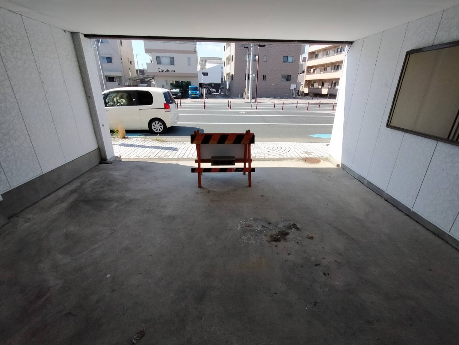 寺島町事務所の駐車場