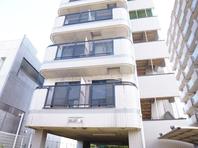 シングルマンション二見の外観