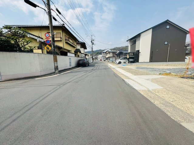 松尾大利町３号地|前道は南側も東側も広くゆったりしているので車の運転が不安な方でも安心！