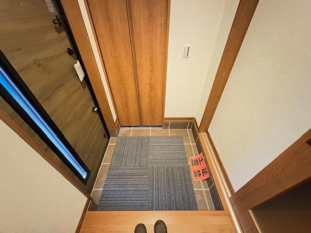 Aプラス光明台2丁目Ⅲの玄関