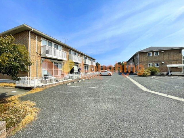 ラトンラヴールⅠ番館の駐車場|駐車場があります