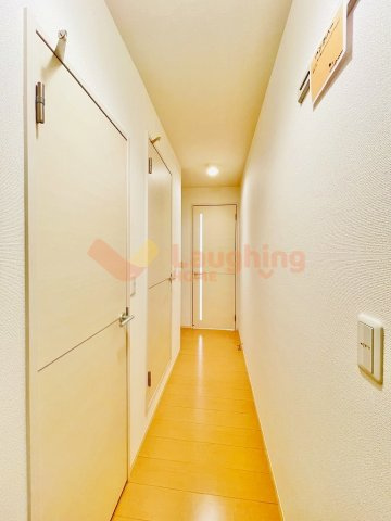 ラトンラヴールⅠ番館の玄関|同建物の別タイプの写真です
