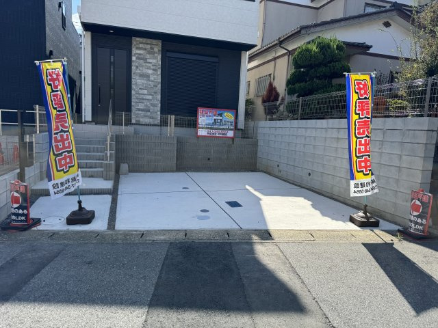 松戸市日暮新築戸建【松飛台小学校：2分】の駐車場|駐車スペース並列２台