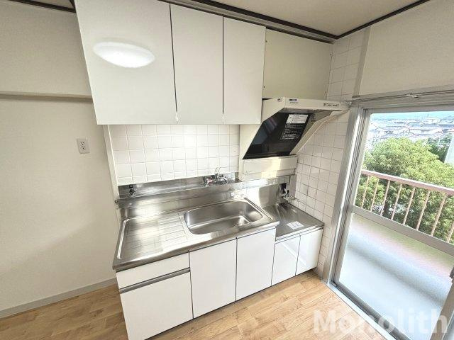 鶴山台25号棟のキッチン