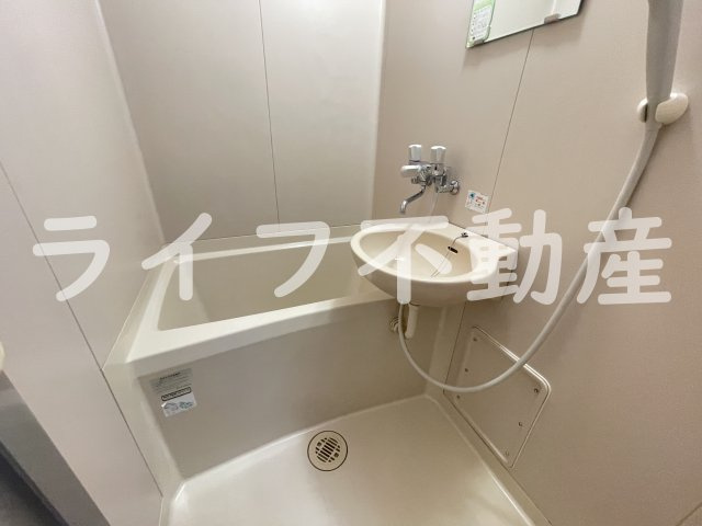 ニシシンヴィレッジの浴室|コンパクトで使いやすいお風呂です