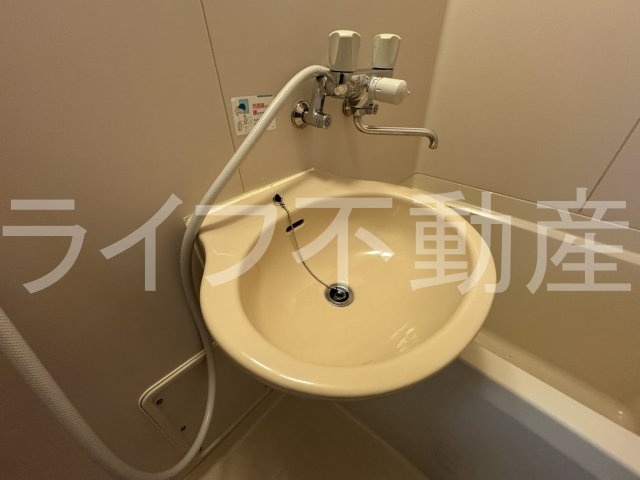 ニシシンヴィレッジの洗面所|ゆったりとスペースのある洗面所