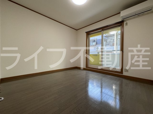 ニシシンヴィレッジの内装|おしゃれな内装です