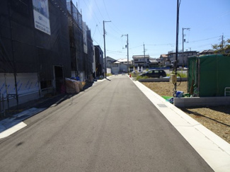 【前面道路含む現地写真】 | 川西市清和台東2丁目4の5　5号地　新築一戸建て