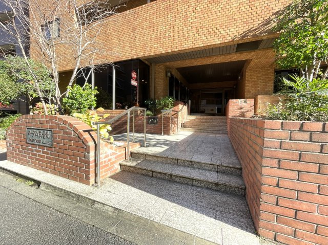 ローダム三番町のエントランス