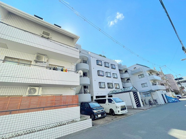 ビラ小松の外観