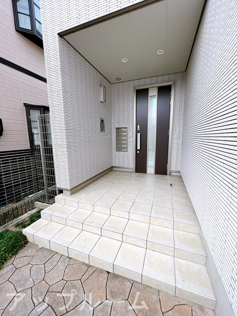 フィカーサ守山のエントランス
