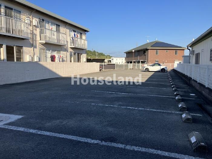 ハイツコイケⅡの駐車場