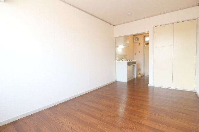 グリーンプラザ Bの居間・リビング