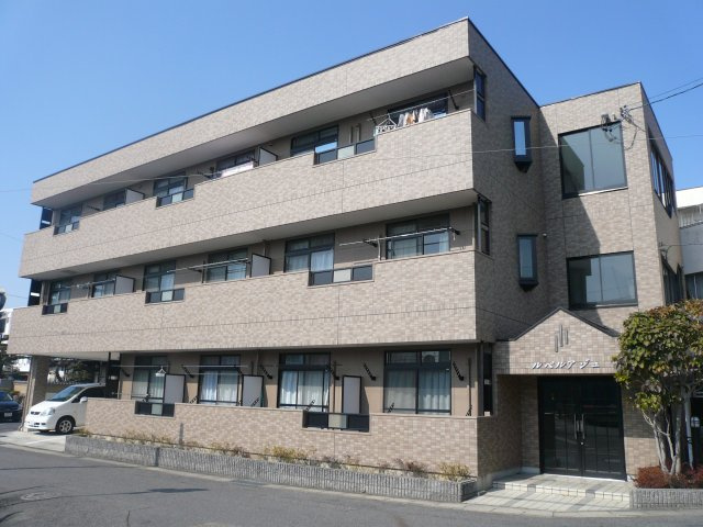 ルベルアジュの外観