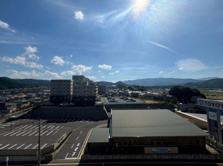 【展望】 | 高層階からの景色はこのお部屋の特権です♪
周辺に高い建物・視界を遮る建物がないので眺望◎日当り風通しもGOOD！