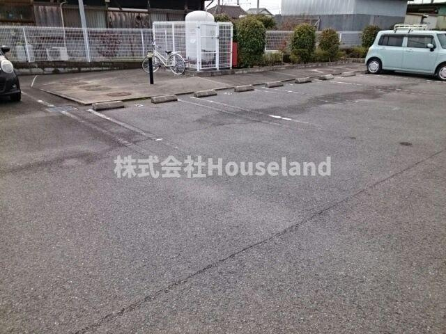 カーサ・フィオーレⅠの駐車場